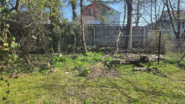 $109,000 | 404 Griffiths Street, Syracuse, NY 13208