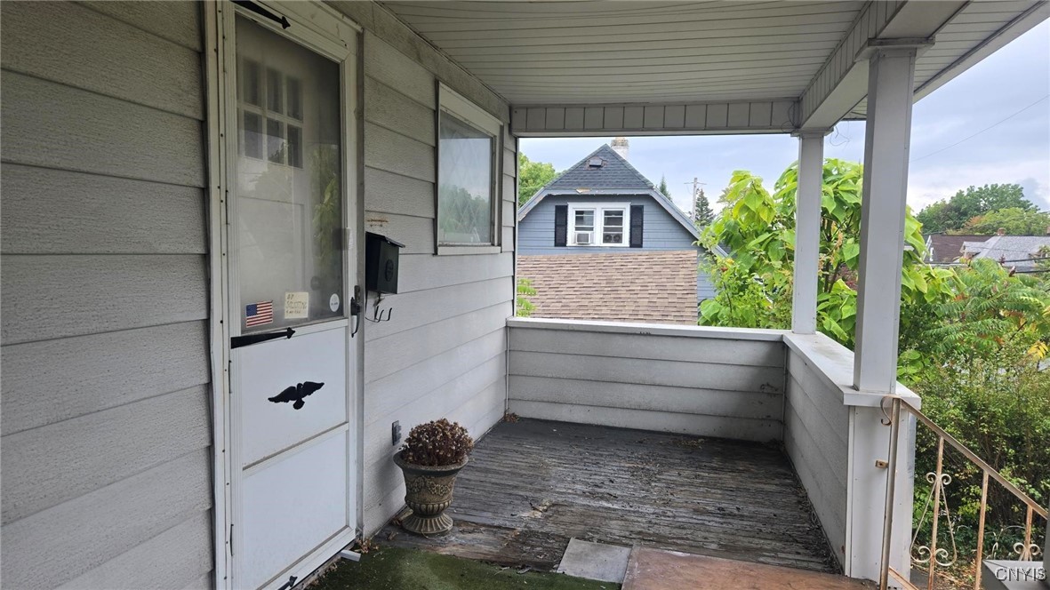 404 Griffiths Street Syracuse, NY 13208 - Photo 5 of 36