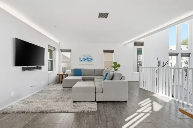 $1,525,000 | 8337 Summit Way, San Diego, CA 92108