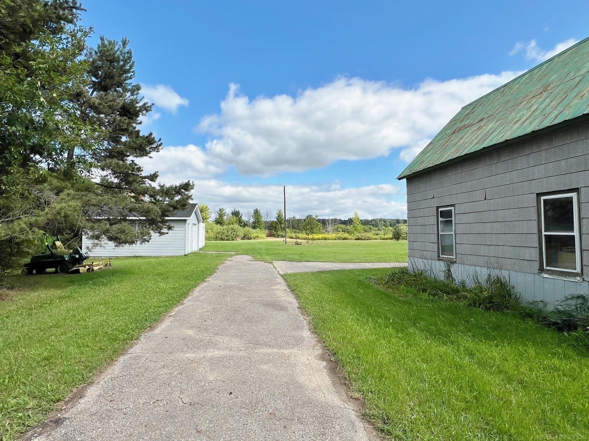 3611 Sanilac Road Carsonville, MI 48419 - Photo 3 of 18 50153109-b68c4009-9e62-4158-88de-b90ca393da34.JPG