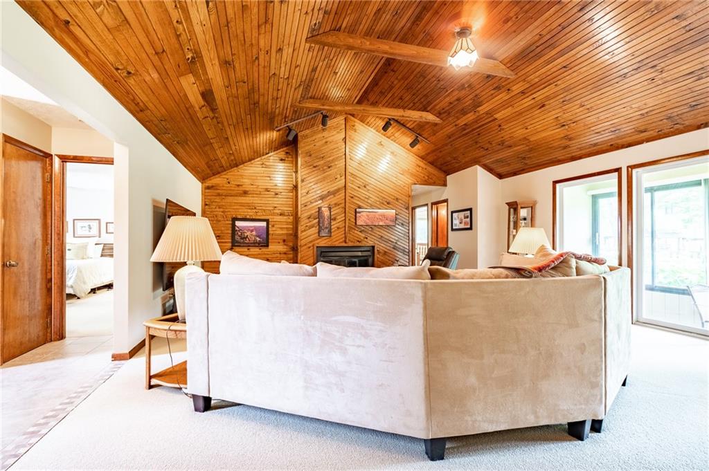 1033 Goldfinch Road Columbus, IN 47203 - Photo 3 of 43 Gallery Image 3