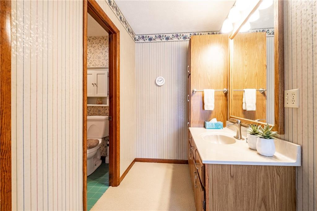 1033 Goldfinch Road Columbus, IN 47203 - Photo 22 of 43 Gallery Image 22