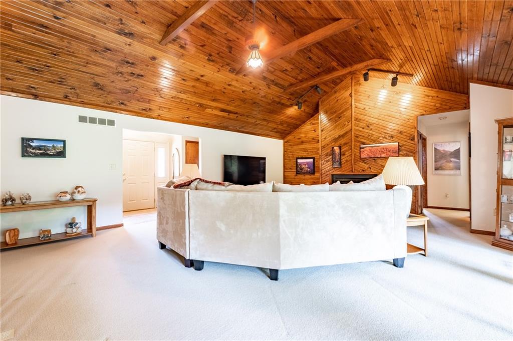 1033 Goldfinch Road Columbus, IN 47203 - Photo 4 of 43 Gallery Image 4
