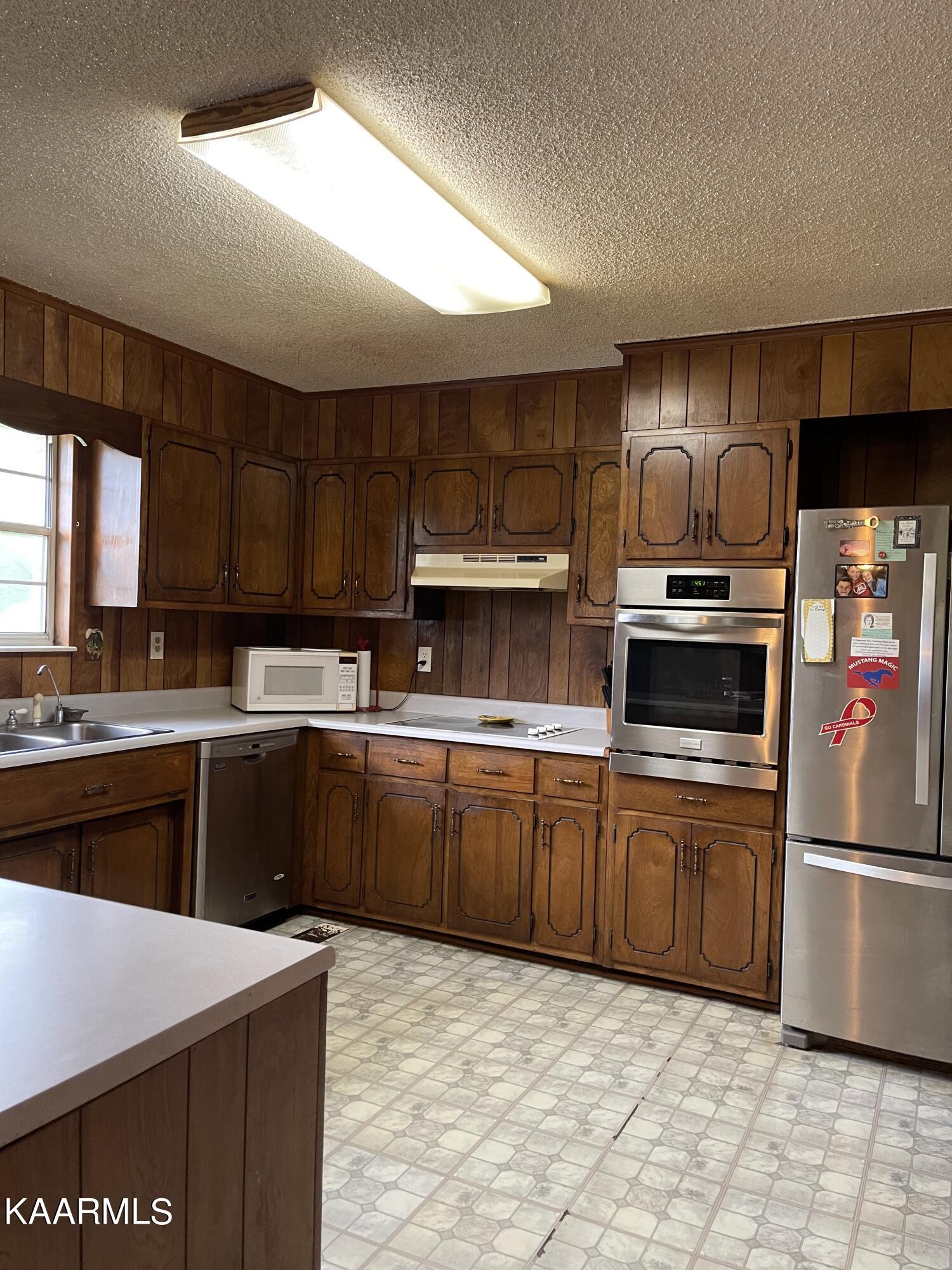 1650 Old Chilhowee Road Seymour, TN 37865 - Photo 16 of 27 Kitchen IMG_2428