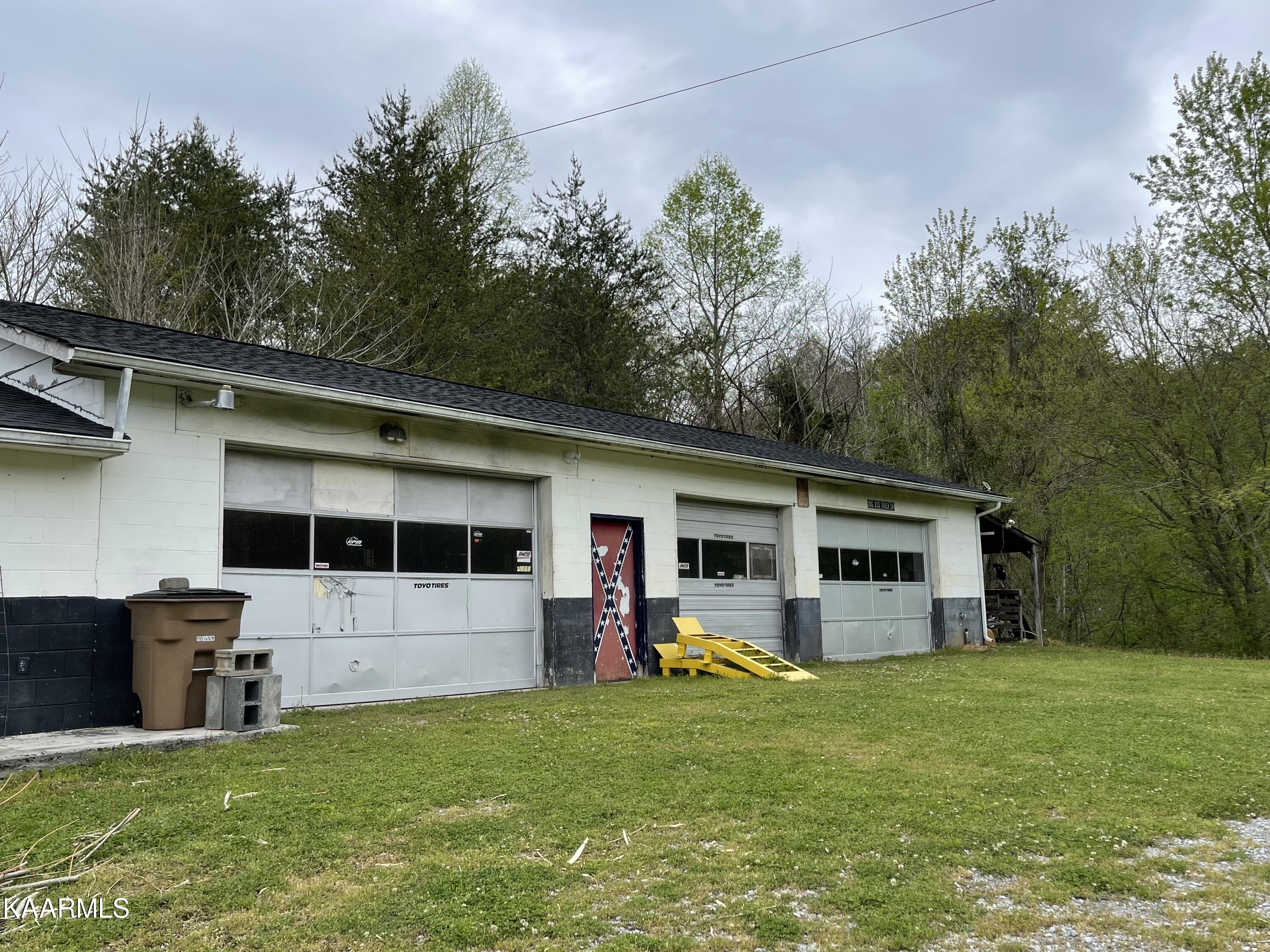 1650 Old Chilhowee Road Seymour, TN 37865 - Photo 7 of 27 3 Bay Garage IMG_2460