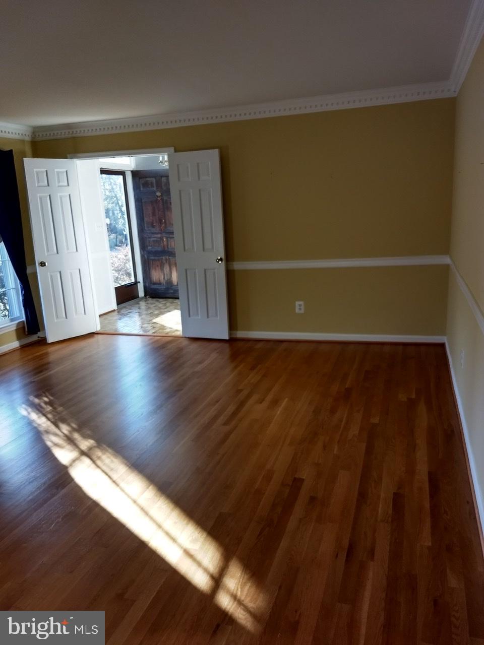 3906 Laurel Road Alexandria, VA 22309 - Photo 23 of 108 Living Room