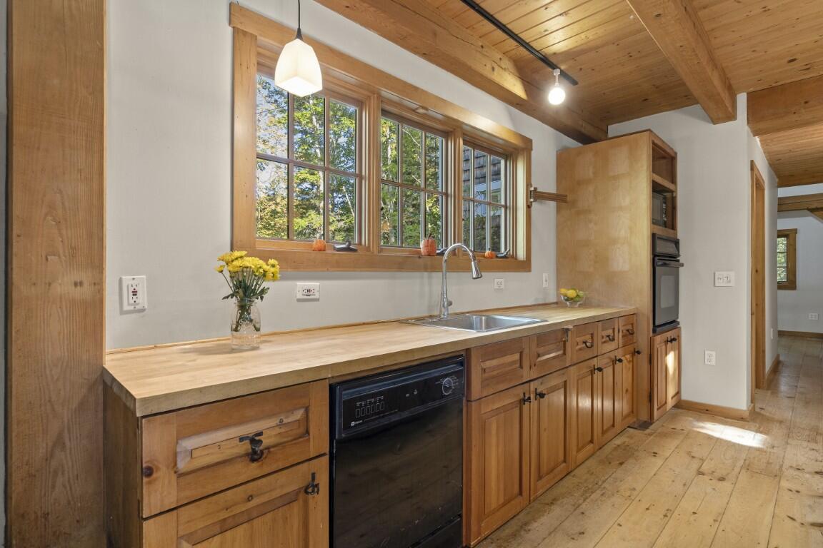 32 Hiawatha Road Boothbay, ME 04544 - Photo 22 of 65 20