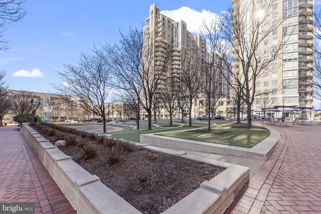 $2,600 | 12000 Market Street, Unit 129, Reston, VA 20190