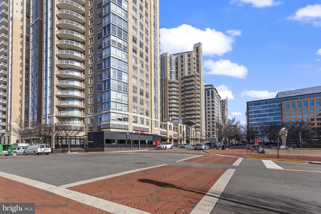 $2,600 | 12000 Market Street, Unit 129, Reston, VA 20190