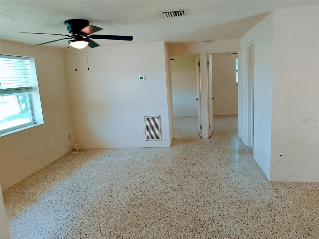 385 Pelican Road Venice, FL 34293 - Photo 4 of 45
