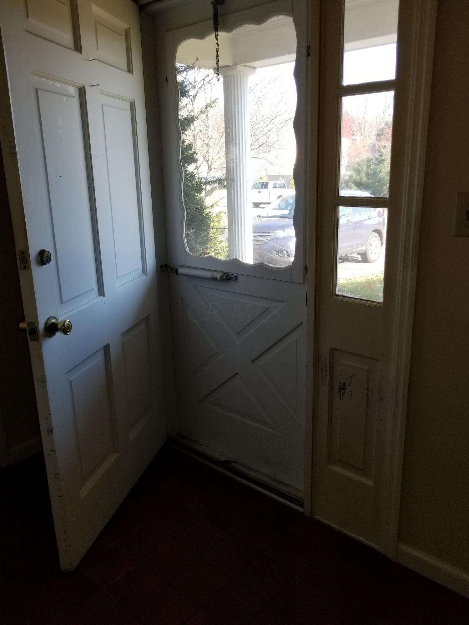 4425 Lowestone Road, Unit 27 Columbus, OH 43220 - Photo 2 of 15