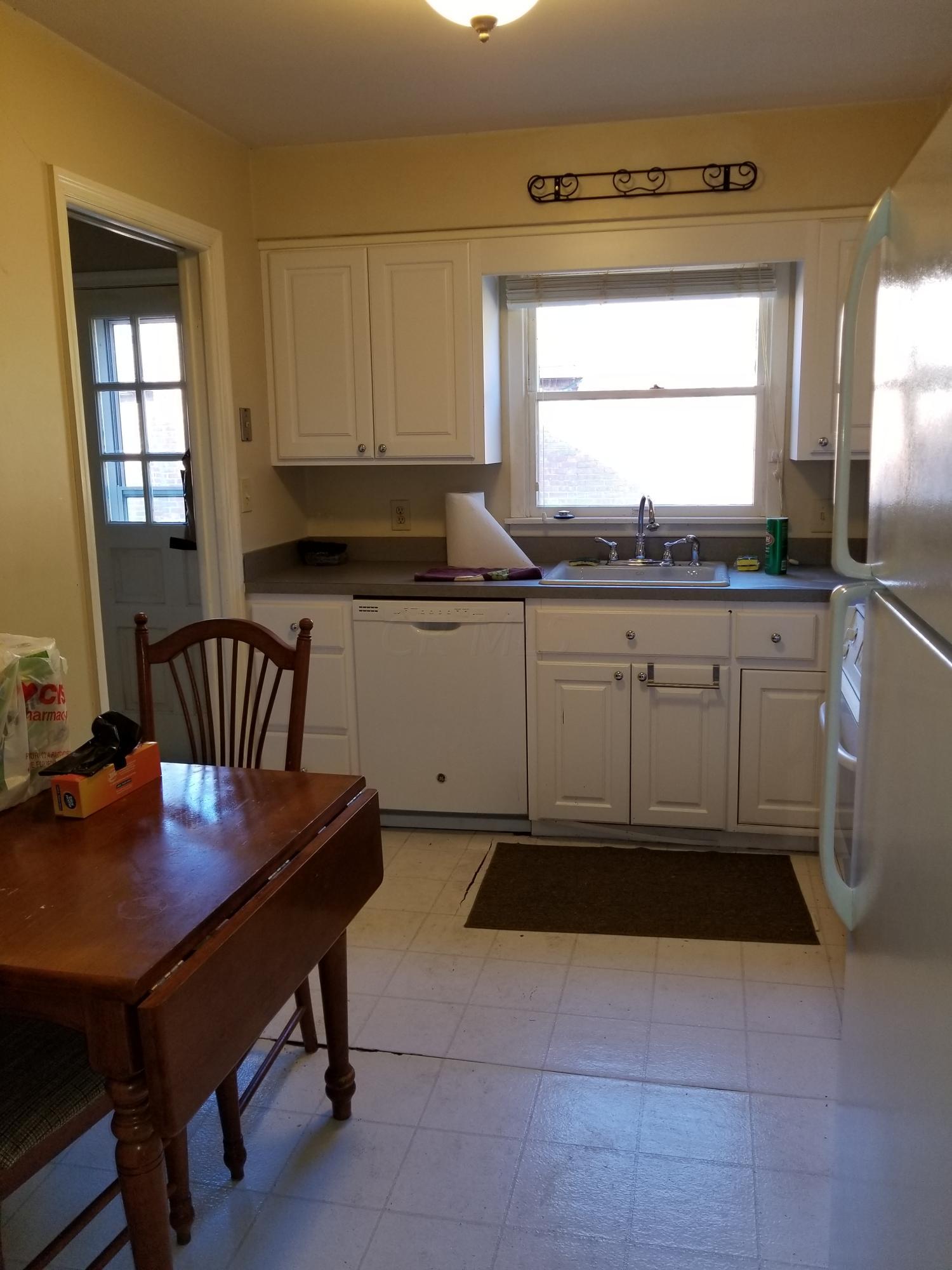 4425 Lowestone Road, Unit 27 Columbus, OH 43220 - Photo 6 of 15