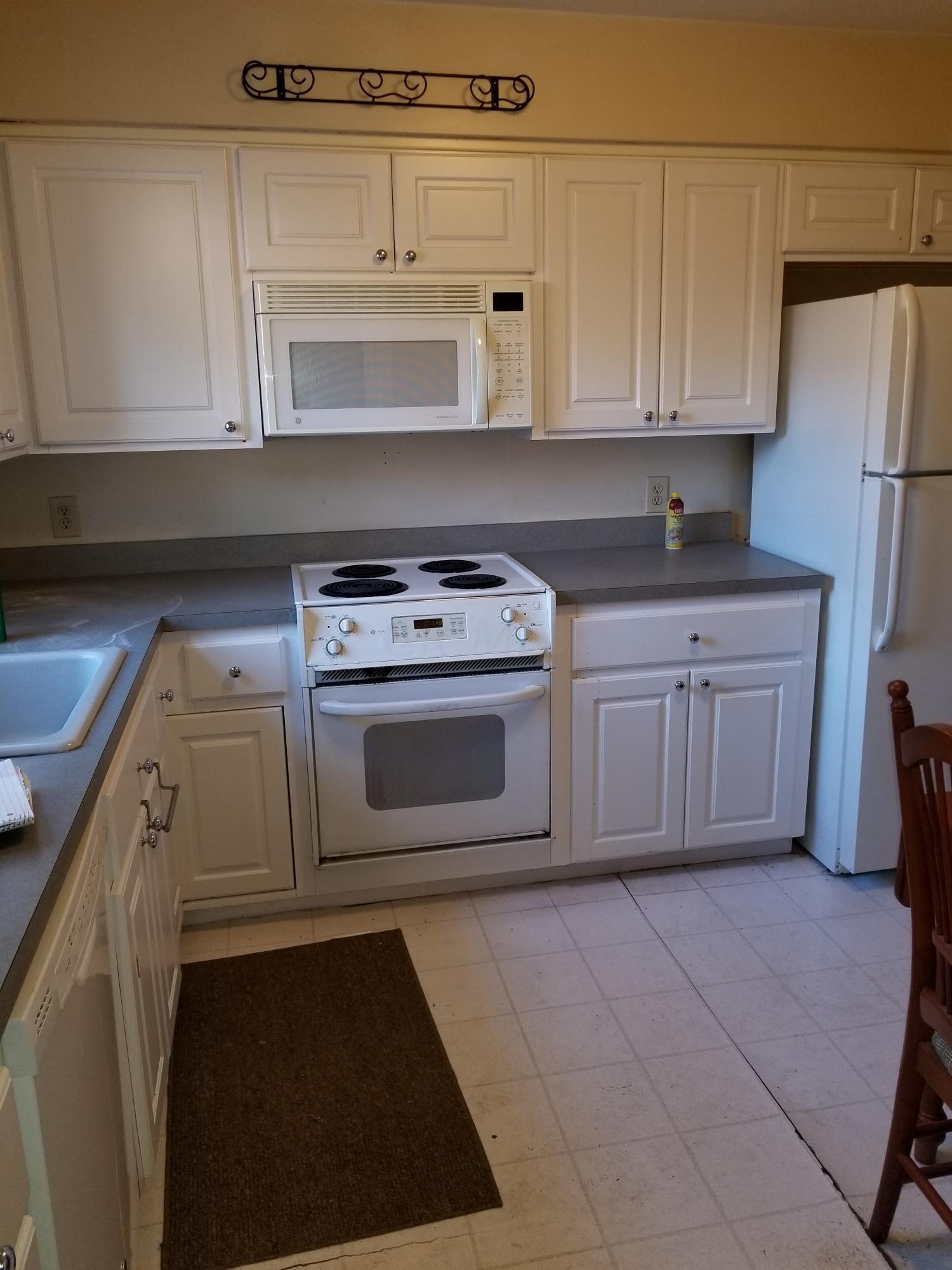 4425 Lowestone Road, Unit 27 Columbus, OH 43220 - Photo 7 of 15