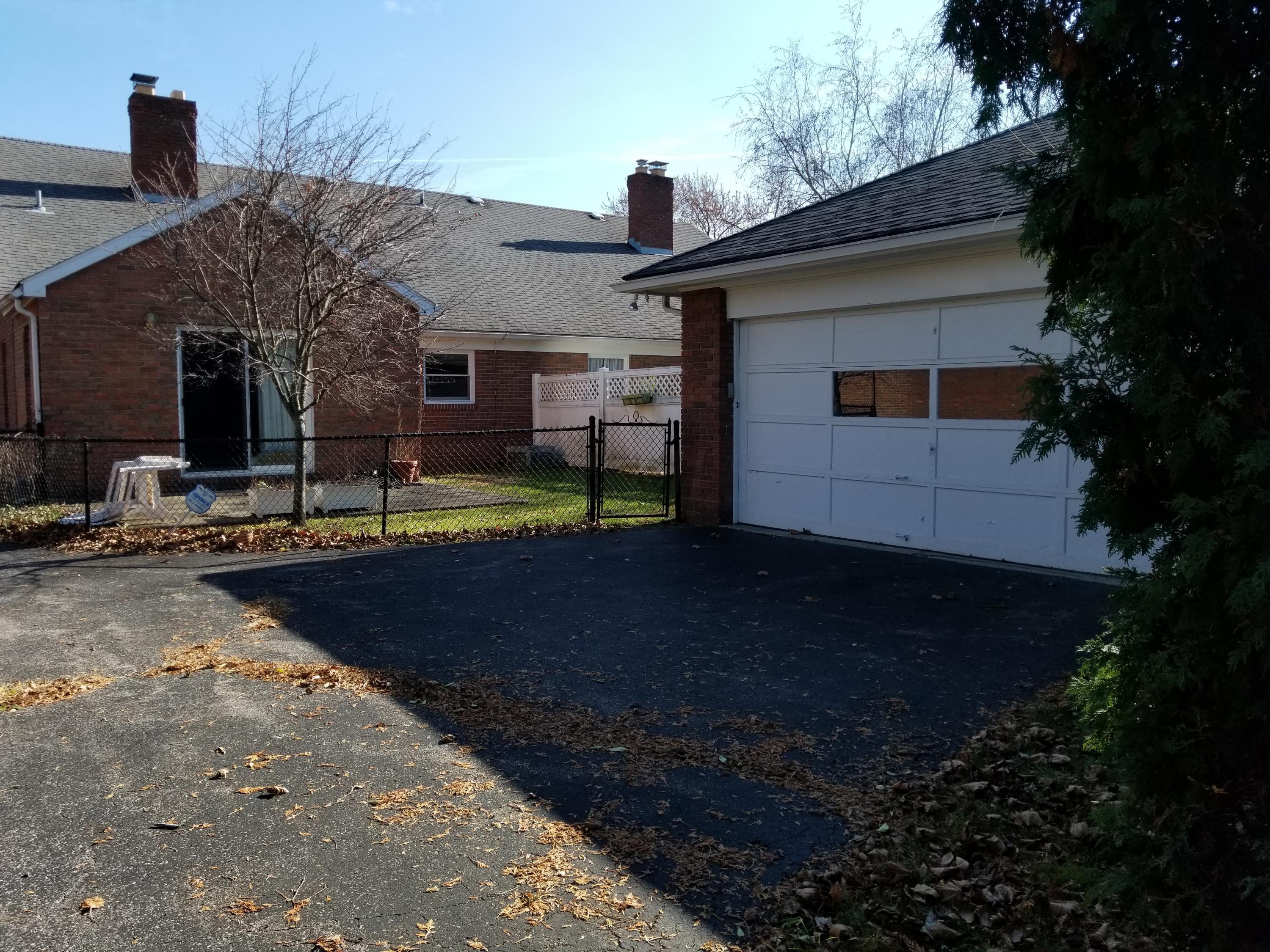 4425 Lowestone Road, Unit 27 Columbus, OH 43220 - Photo 10 of 15