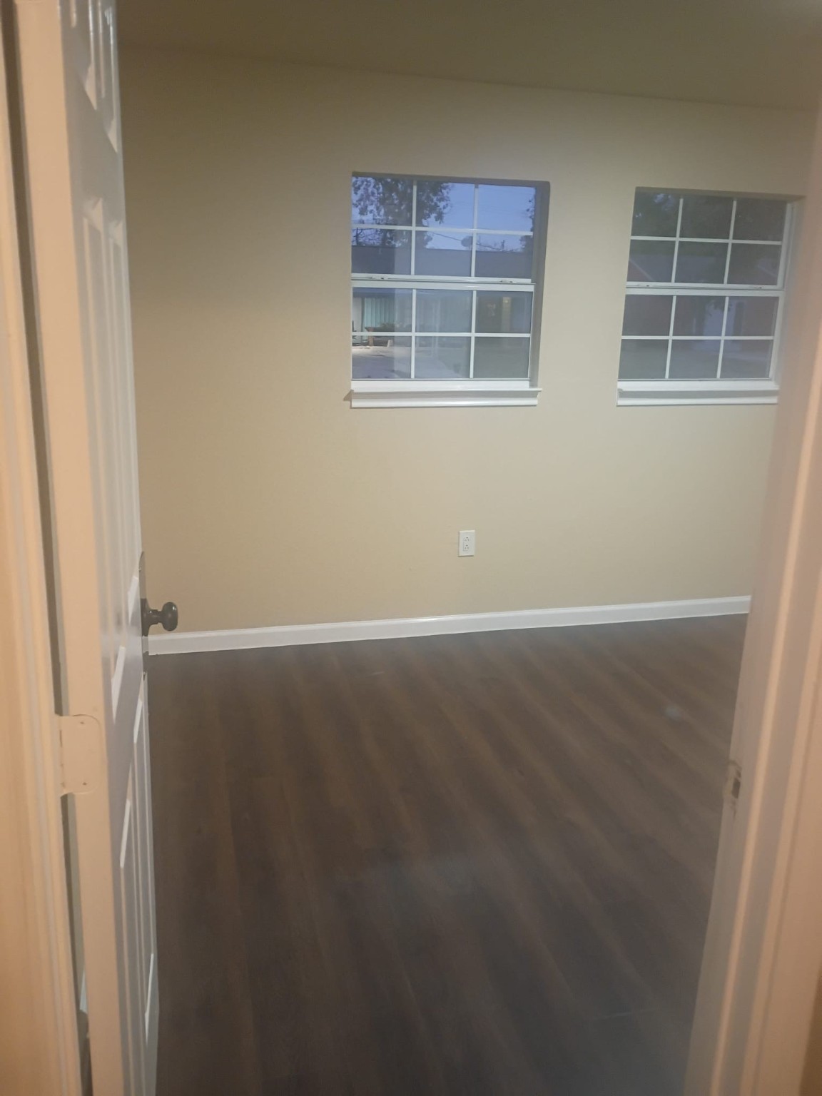 3014 Bloomfield Street Houston, TX 77051 - Photo 13 of 13 an empty room with windows