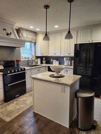 $248,900 | 402 Pleasant Parkway, Sturbridge, MA 01566