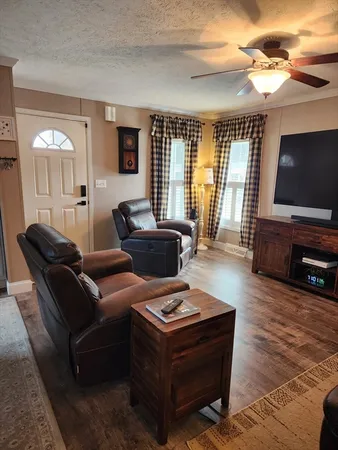 $248,900 | 402 Pleasant Parkway, Sturbridge, MA 01566