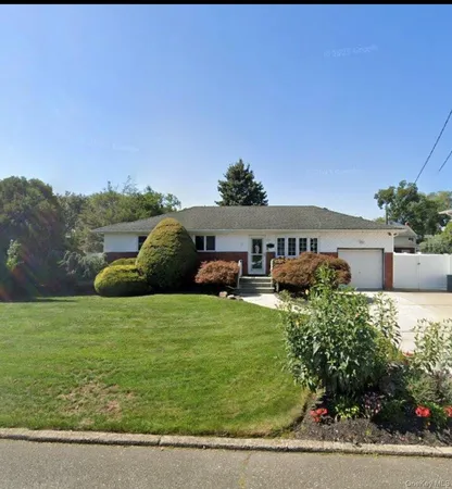 $699,000 | 16 West 16th Street, Deer Park, NY 11729