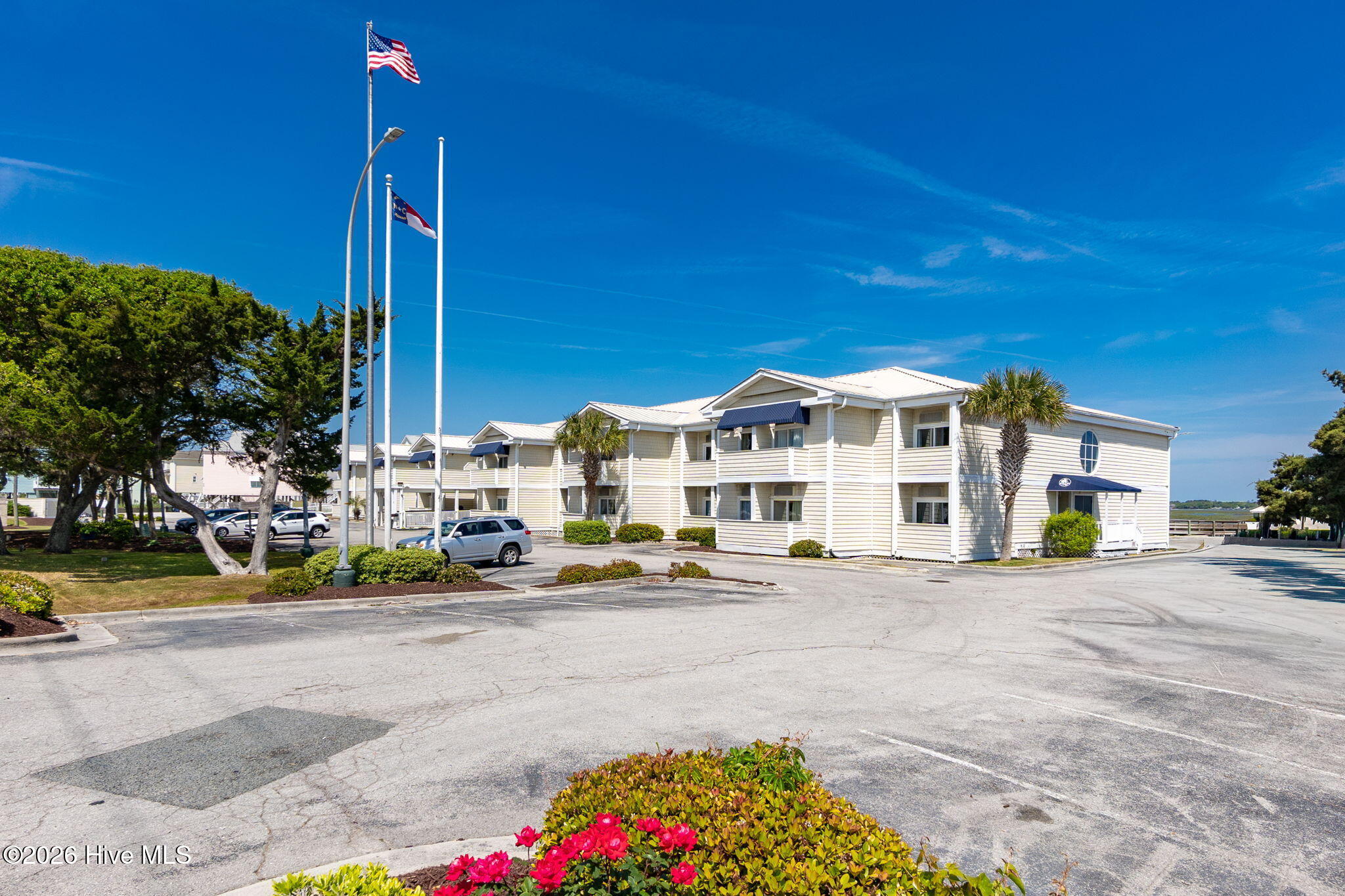 602 West Fort Macon Road, Unit 232 Atlantic Beach, NC 28512 - Photo 35 of 36 2-web-or-mls-chadwick-visuals-palm-suite