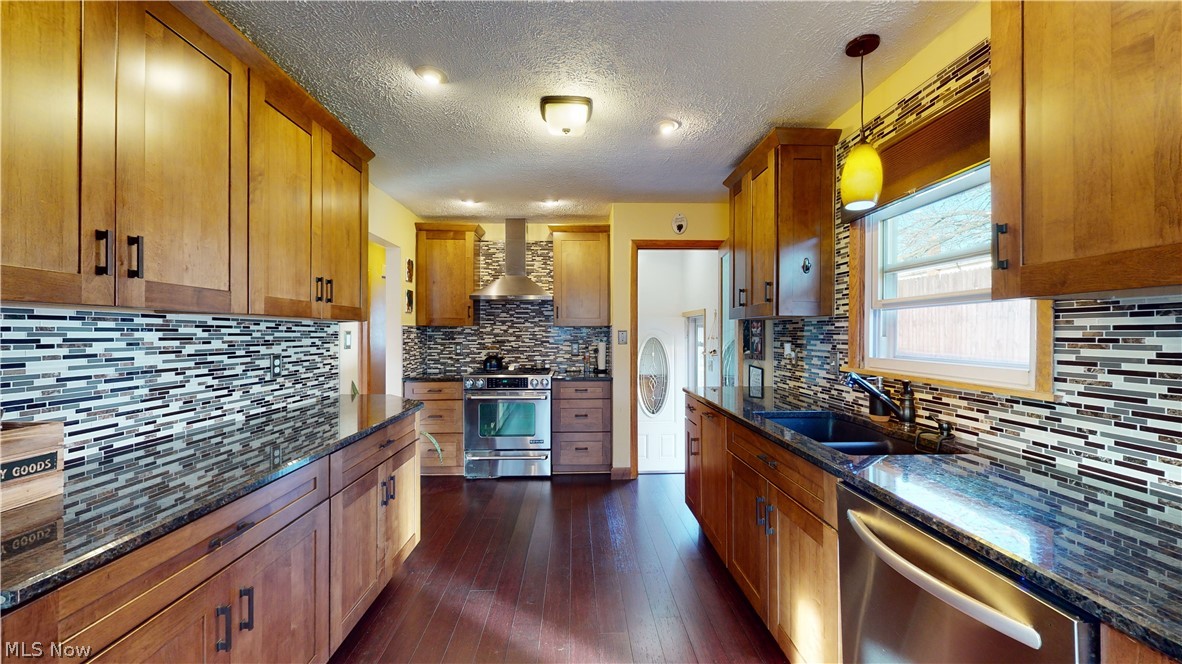1627 Romona Road Akron, OH 44305 - Photo 9 of 35 Unbelievable kitchen!!