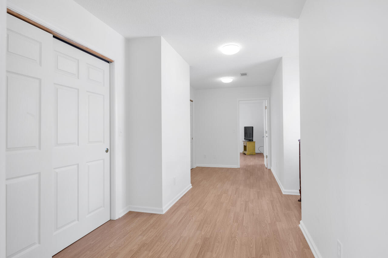 6303 Pottertown Road Murray, KY 42071 - Photo 25 of 42 Hallway
