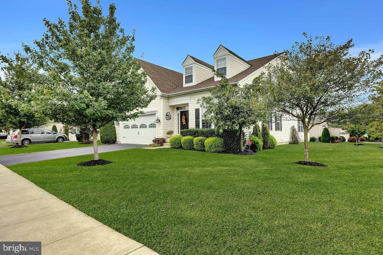 18 Applegate Drive Florence, NJ 08518 - Photo 71 of 81 a front view of a house with a garden