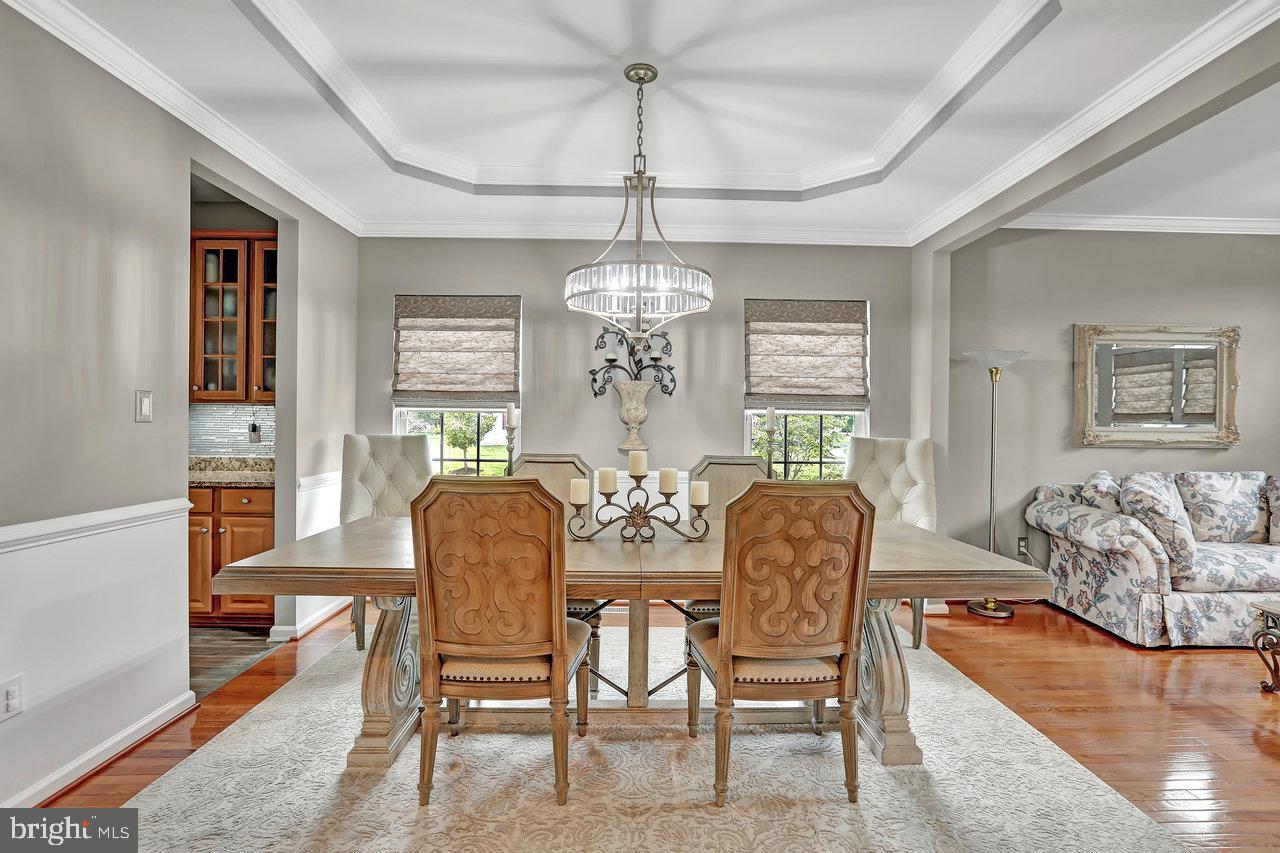 18 Applegate Drive Florence, NJ 08518 - Photo 8 of 81 Dining Room