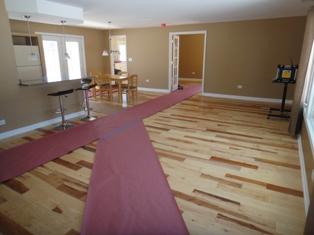 5711 Willow Springs Road Countryside, IL 60525 - Photo 4 of 19 a bed room with a bed