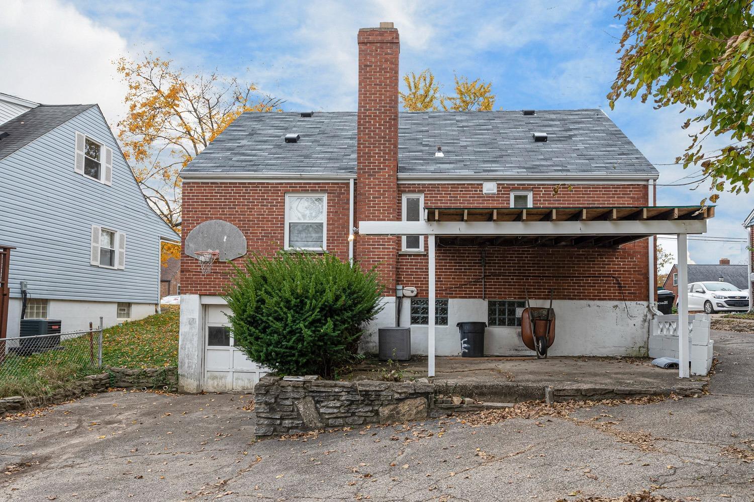 528 Roebling Road Cincinnati, OH 45238 - Photo 26 of 29