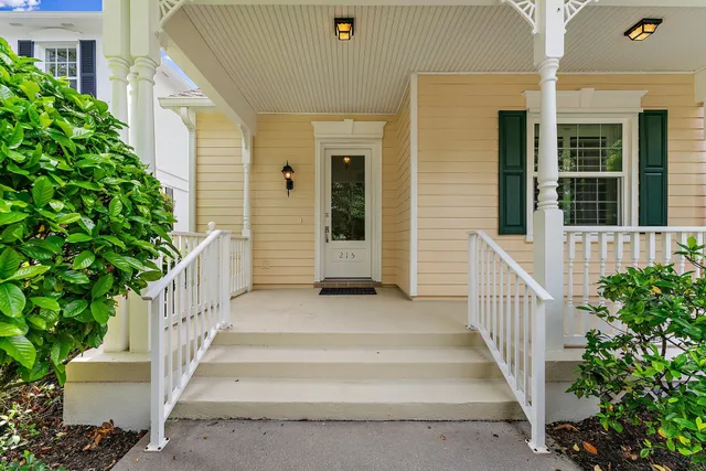 $900,000 | 215 New Haven Boulevard, Jupiter, FL 33458