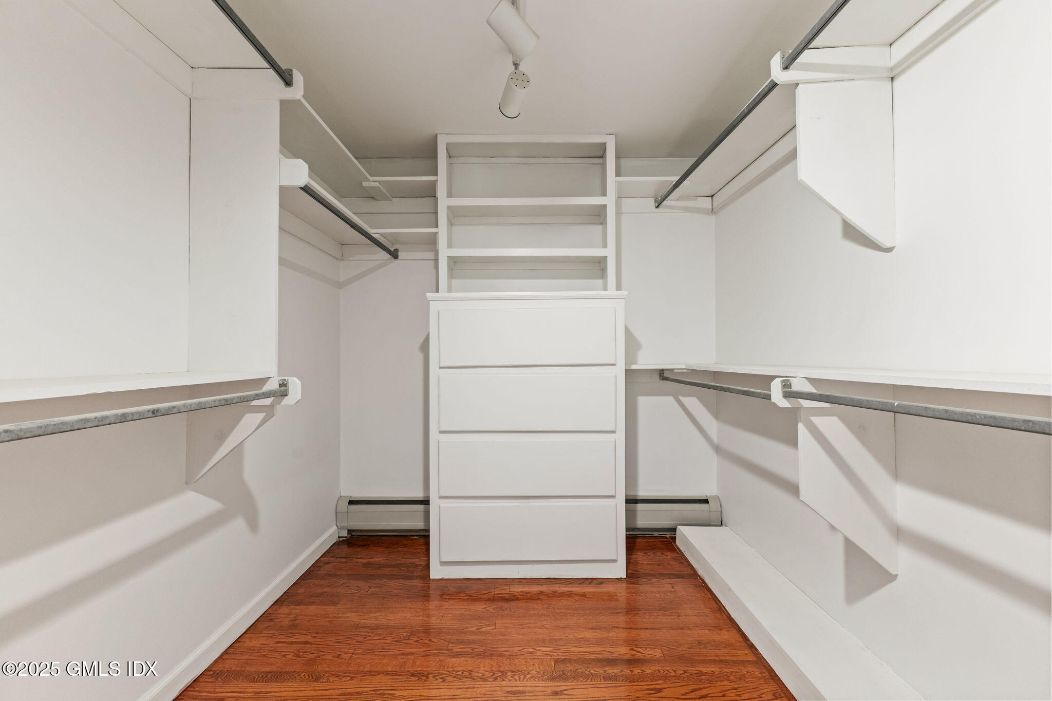 1 Driftway Greenwich, CT 06830 - Photo 23 of 48 38-web-or-mls-1-driftway