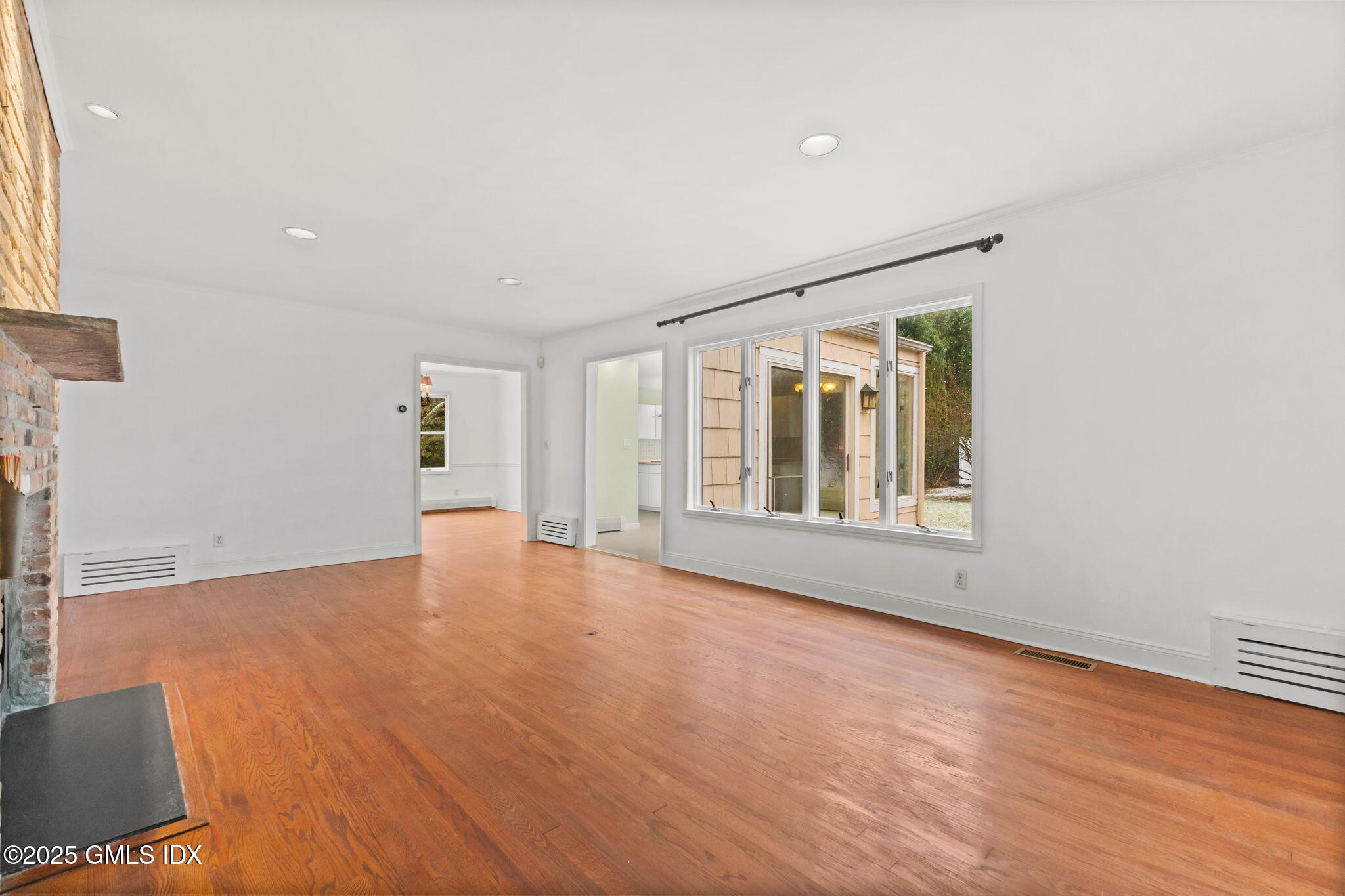 1 Driftway Greenwich, CT 06830 - Photo 7 of 48 9-web-or-mls-1-driftway