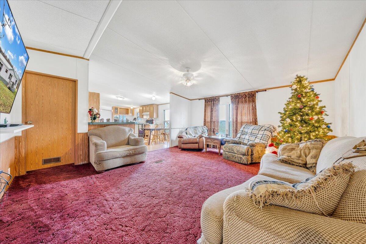 488 Long Level Road Southwest Floyd, VA 24091 - Photo 12 of 38 12-MIB08652