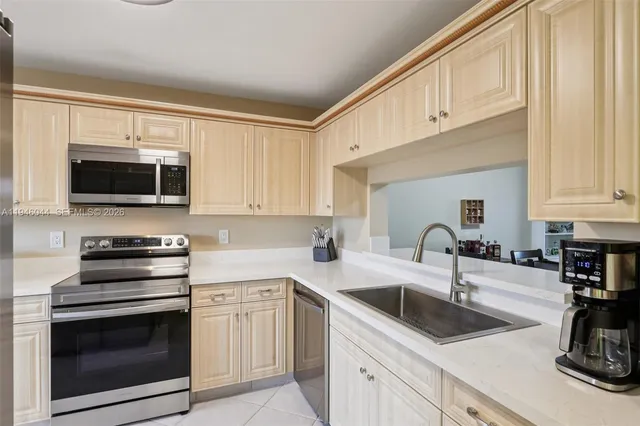a view of a livingroom with furniture