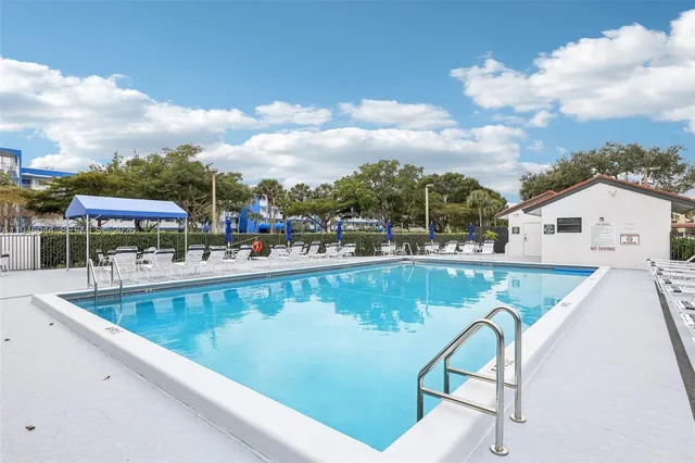 $187,500 | 4725 Lucerne Lakes Boulevard East, Unit 405, Lake Worth, FL 33467