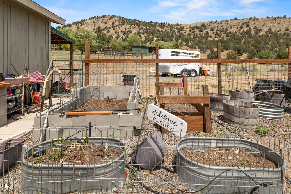 11453 Hill Road Klamath Falls, OR 97603 - Photo 60 of 75 Gallery Image 60