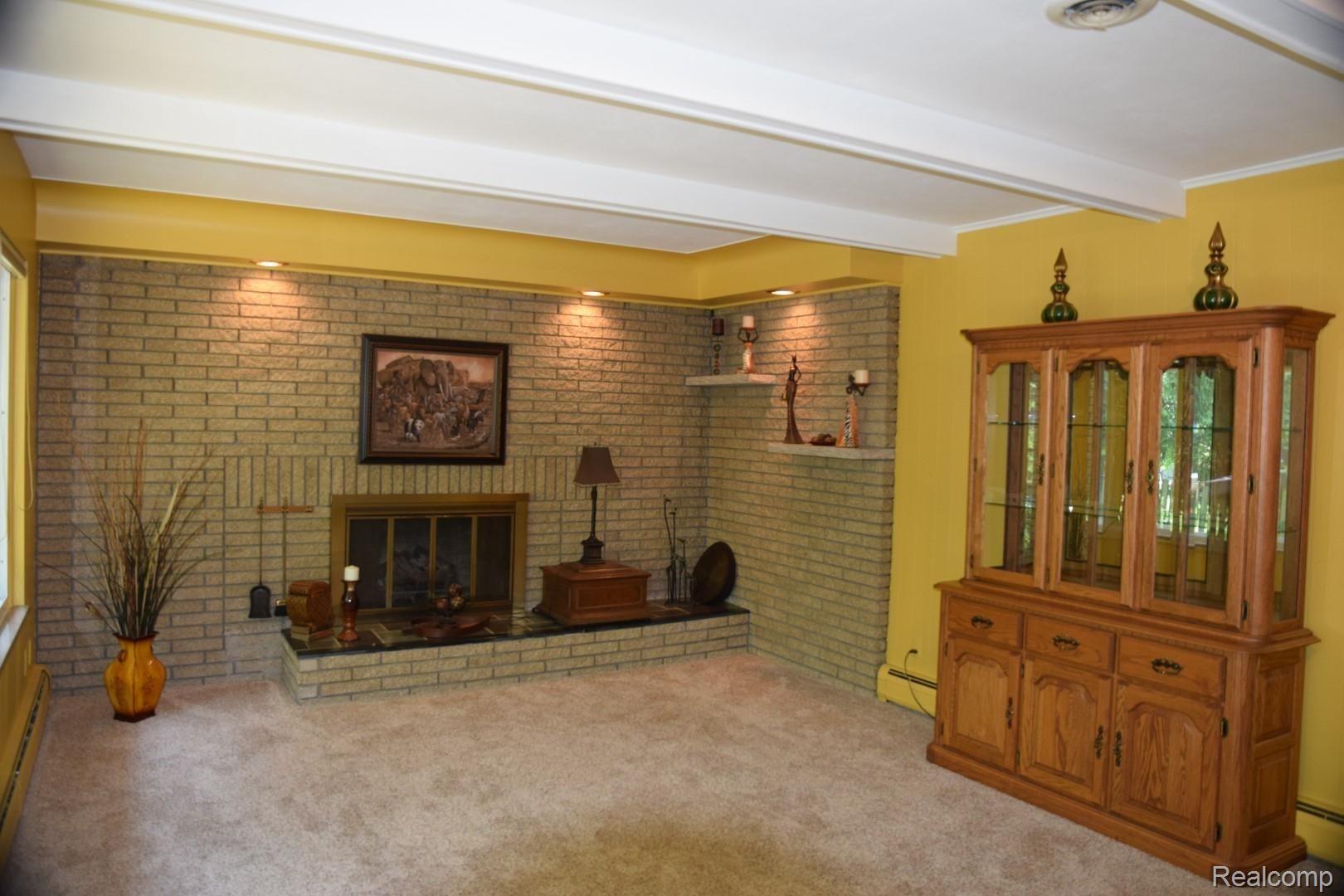 739 Wilwood Road Rochester, MI 48309 - Photo 31 of 99 FamilyRoom (1).jpeg