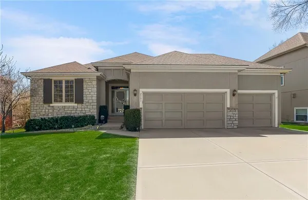 $550,000 | 2301 Piatt Lane, Olathe, KS 66061