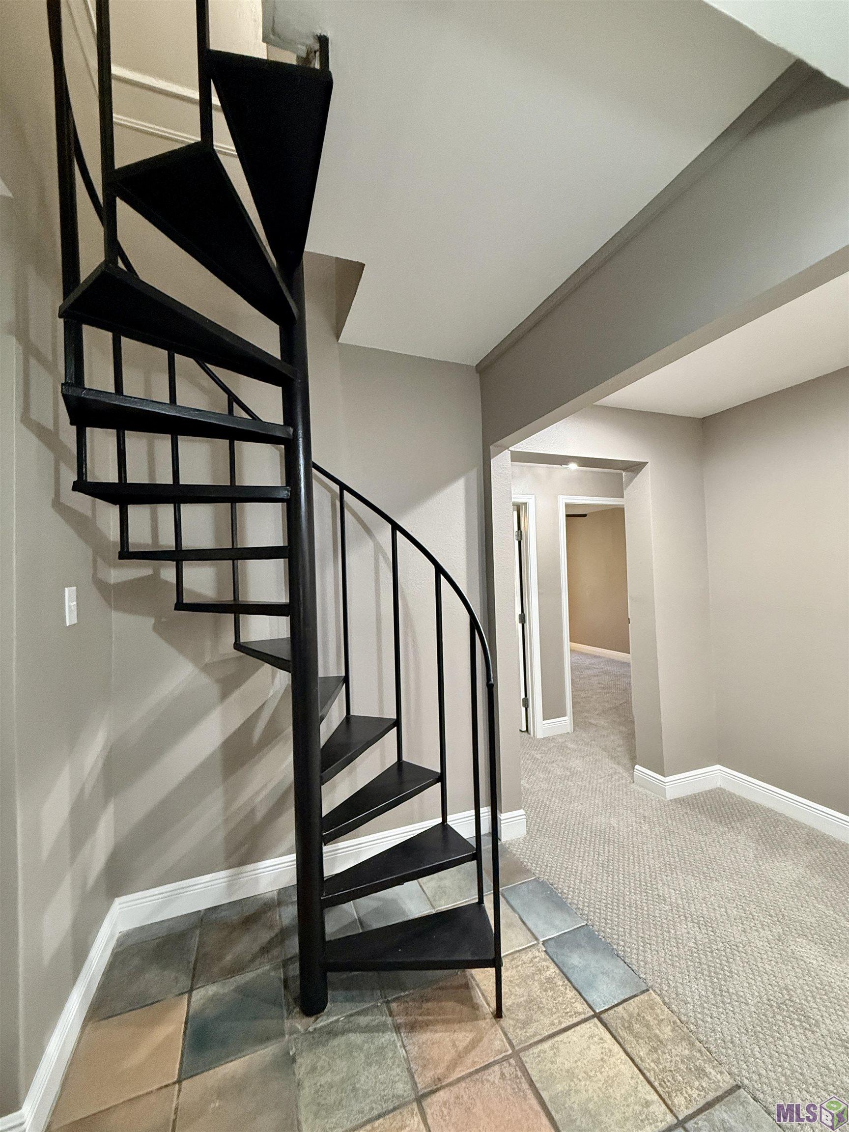 UPSTAIRS APARTMENT ENTRY FROM MAIN HOUSE