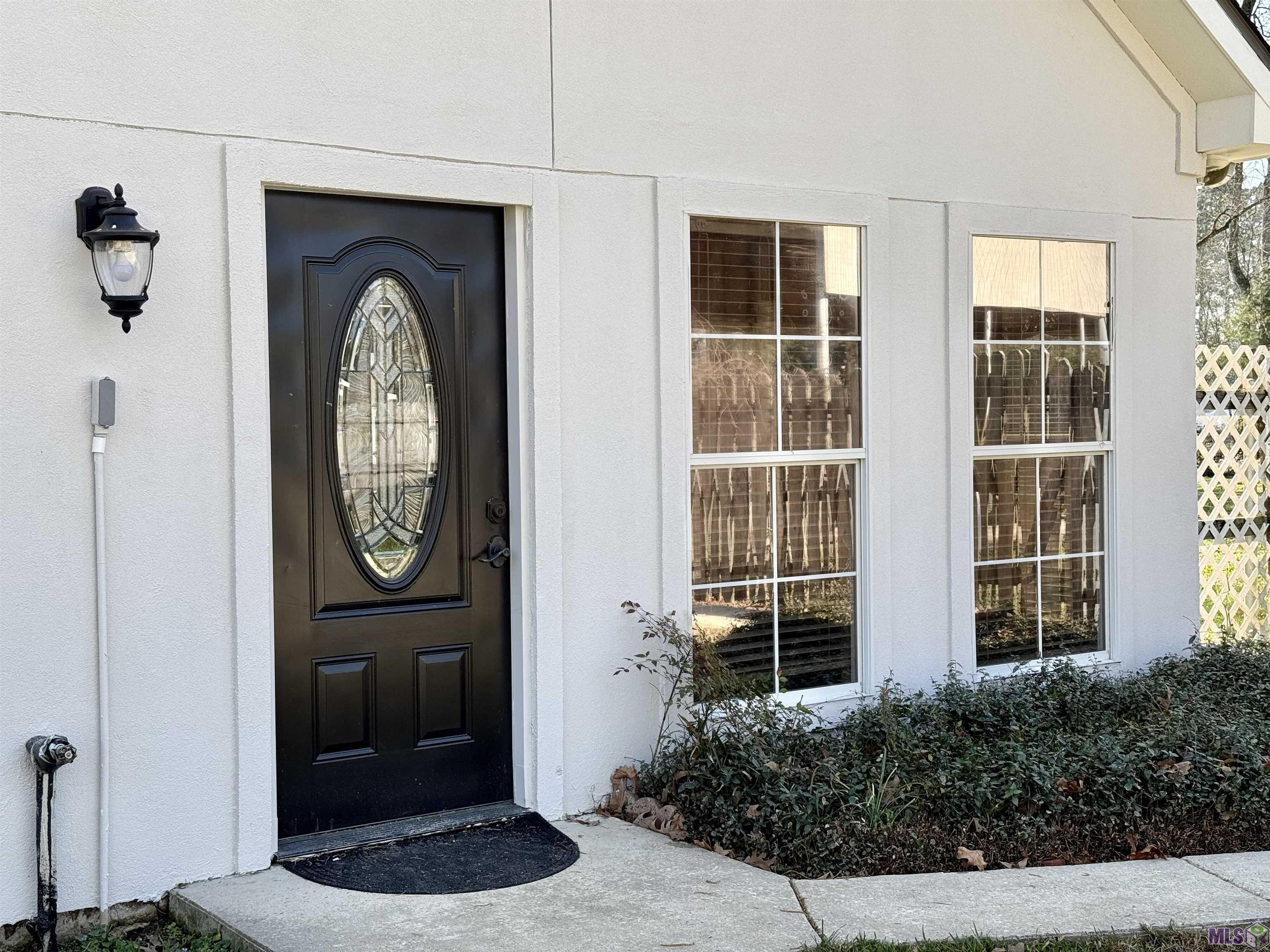 16706 Planchet Road Greenwell Springs, LA 70739 - Photo 8 of 14 DOWNSTAIRS APARTMENT PRIVATE ENTRY