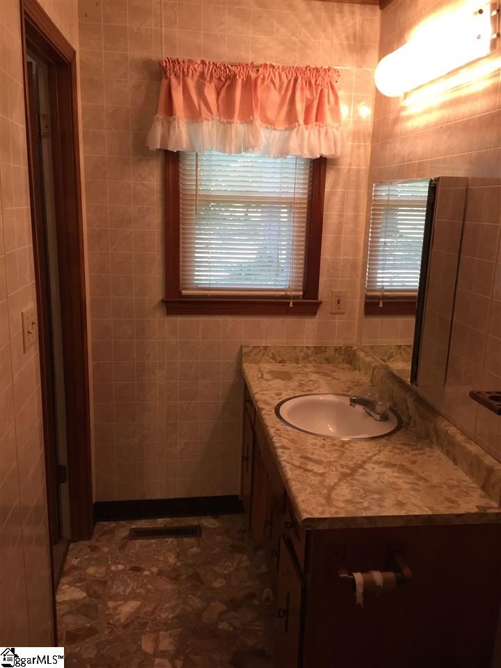 502 Timberlane Road Greer, SC 29651 - Photo 17 of 19 Gallery Image 17