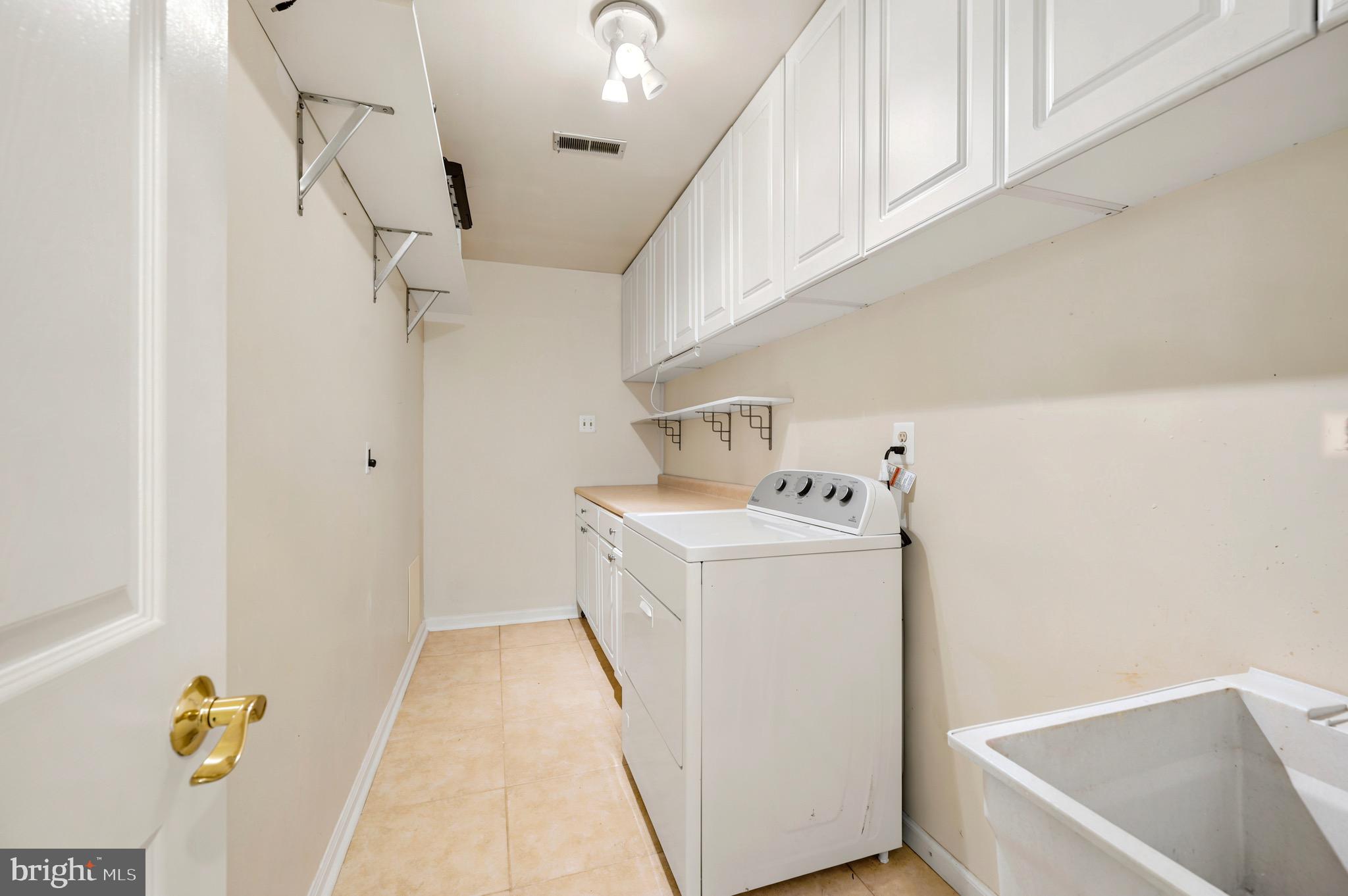 736 Summit Avenue Philadelphia, PA 19128 - Photo 15 of 34