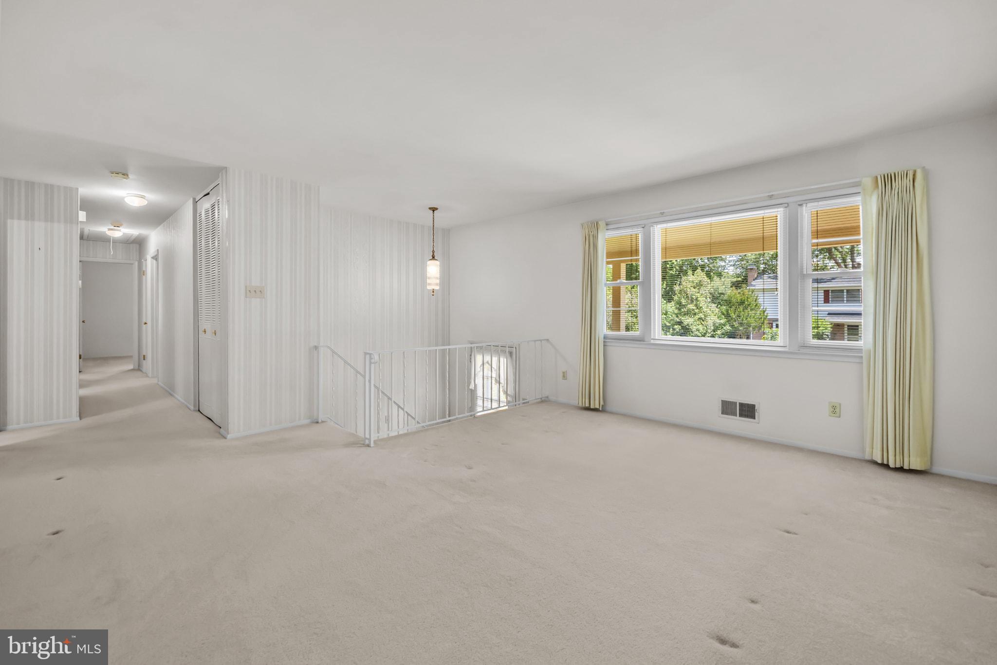 6914 Hadlow Drive Springfield, VA 22152 - Photo 3 of 44