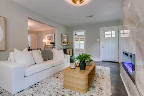 $549,000 | 302 North Waverly Drive, Dallas, TX 75208