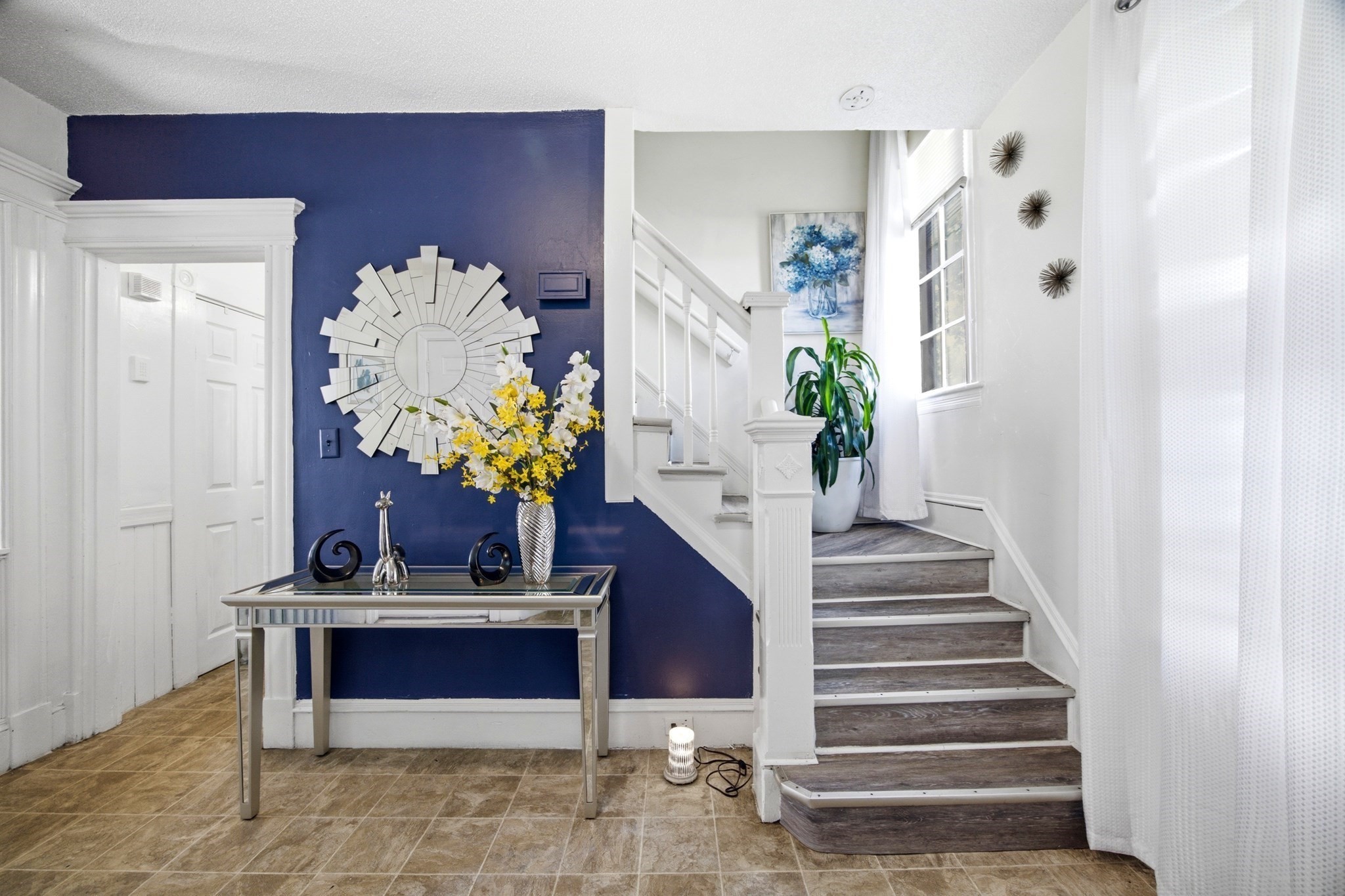 28 Lyndale Street Springfield, MA 01108 - Photo 3 of 42 Gallery Image 3