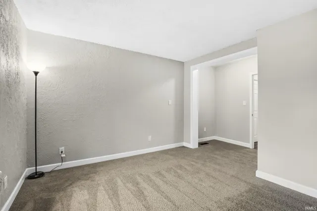 $164,900 | 1325 South K Street, Elwood, IN 46036