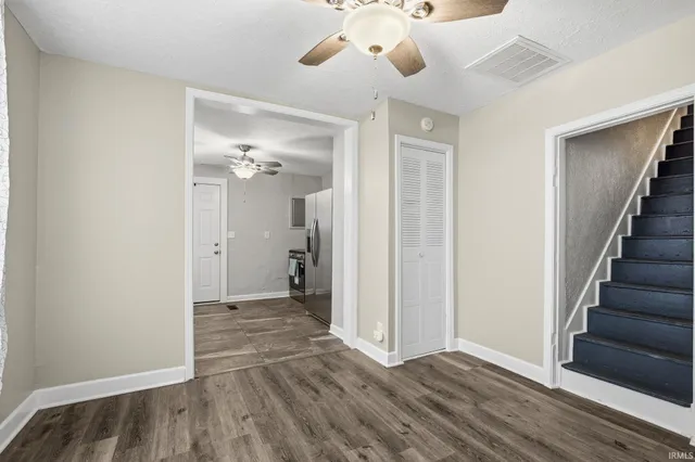 $164,900 | 1325 South K Street, Elwood, IN 46036