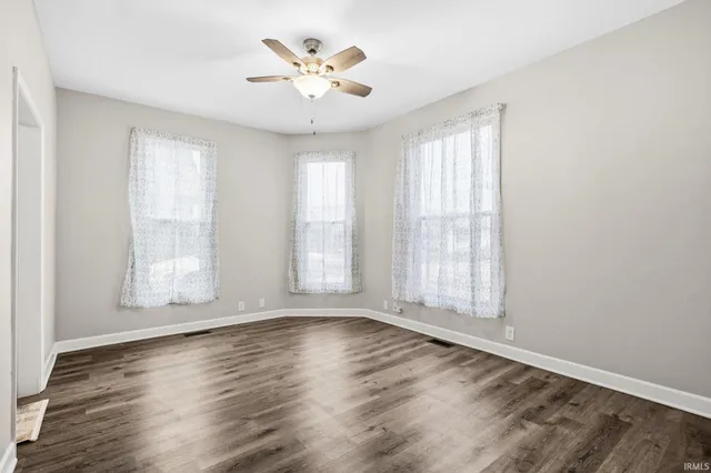 $164,900 | 1325 South K Street, Elwood, IN 46036