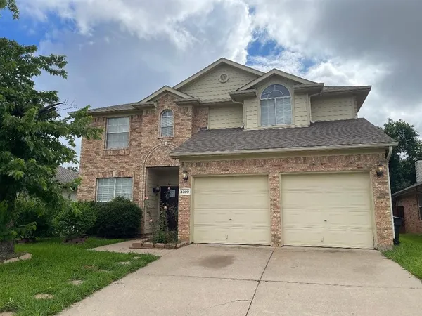 $389,900 | 4300 Stone Hollow Way, Euless, TX 76040