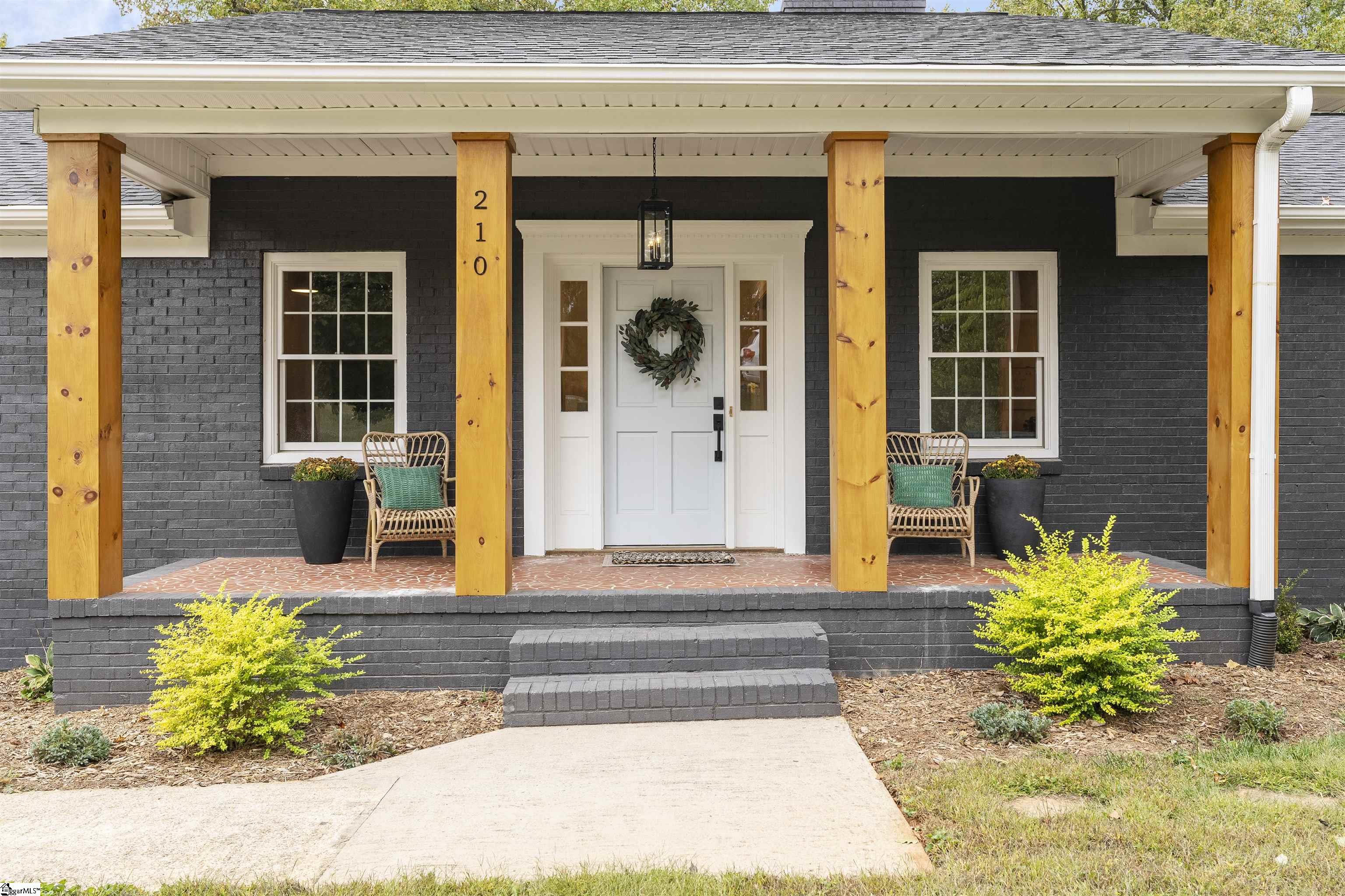 210 Hermitage Road Greenville, SC 29615 - Photo 2 of 36